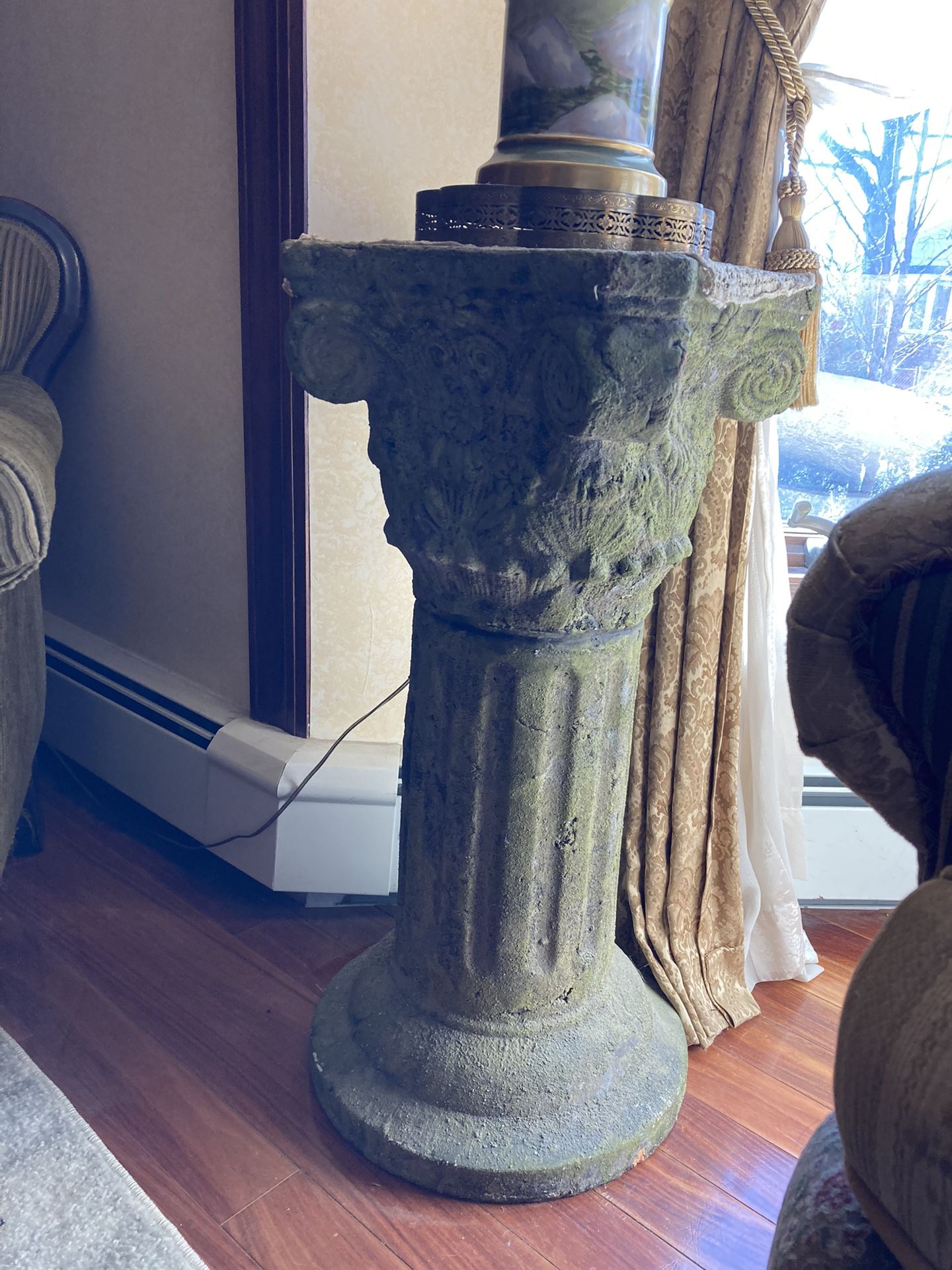 Roman Moss Finished Column Pillar Pedestal