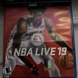 PS4 NBA 19’ 