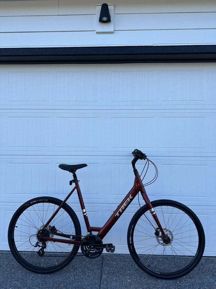 Trek Verve 2 Disc Lowstep Hybrid Bike – XL (22.5” / 60cm) – Step-Thru Frame Women’s bicycle