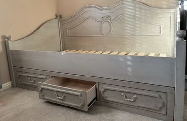 Kids bedroom set