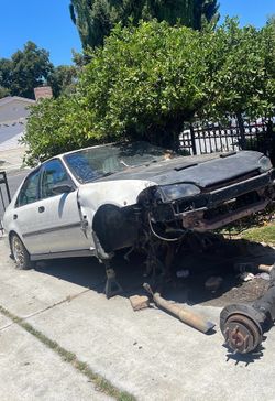 Parting out 1995 Honda civic sedam  parts