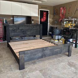 King Bed frame - Hand Made - Real wood - 5⭐️ seller