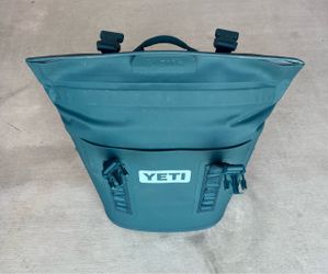 YETI M12 Backpack Soft Cooler (Hopper)