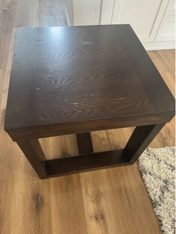 24” square end table