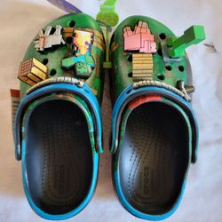 *NEW* Minecraft Kid Crocs Classic Clogs Jibbitz Charms Light Up Size C12 w/Tags
