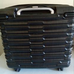 Samsonite Stryde Glider Hardside Expandable Spinner Suitcase
