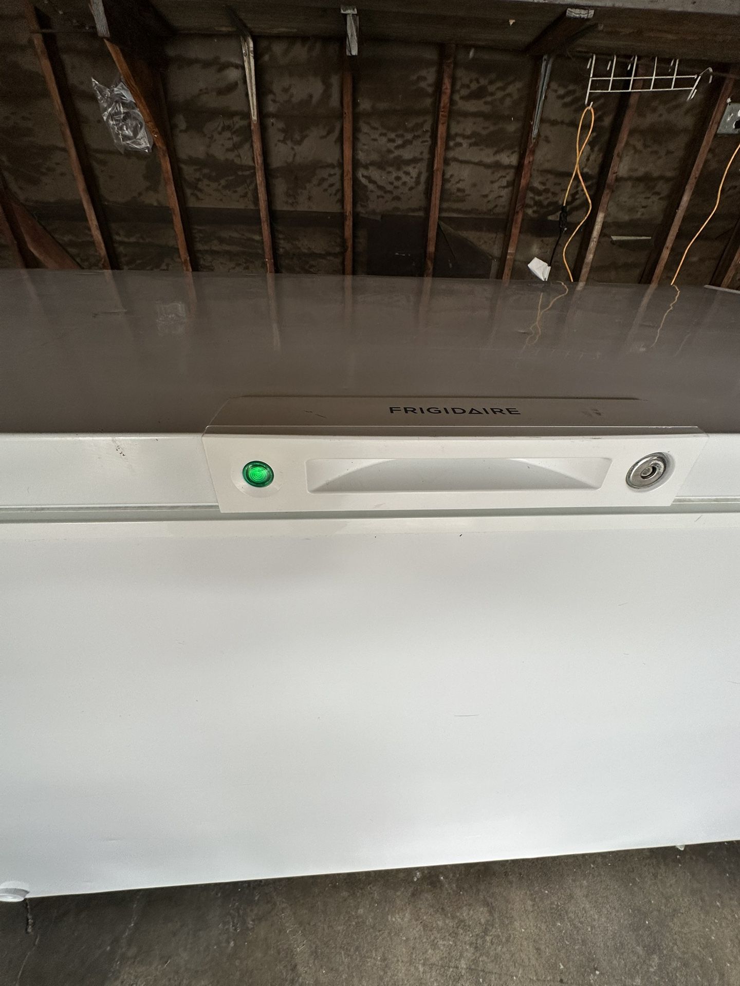 Frigidaire 14.8 Cu.Ft White Chest Freezer