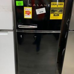 GALANZ GLR76TBKER TOP FREEZER REFRIGERATOR