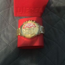 Diesel, Gold Watch