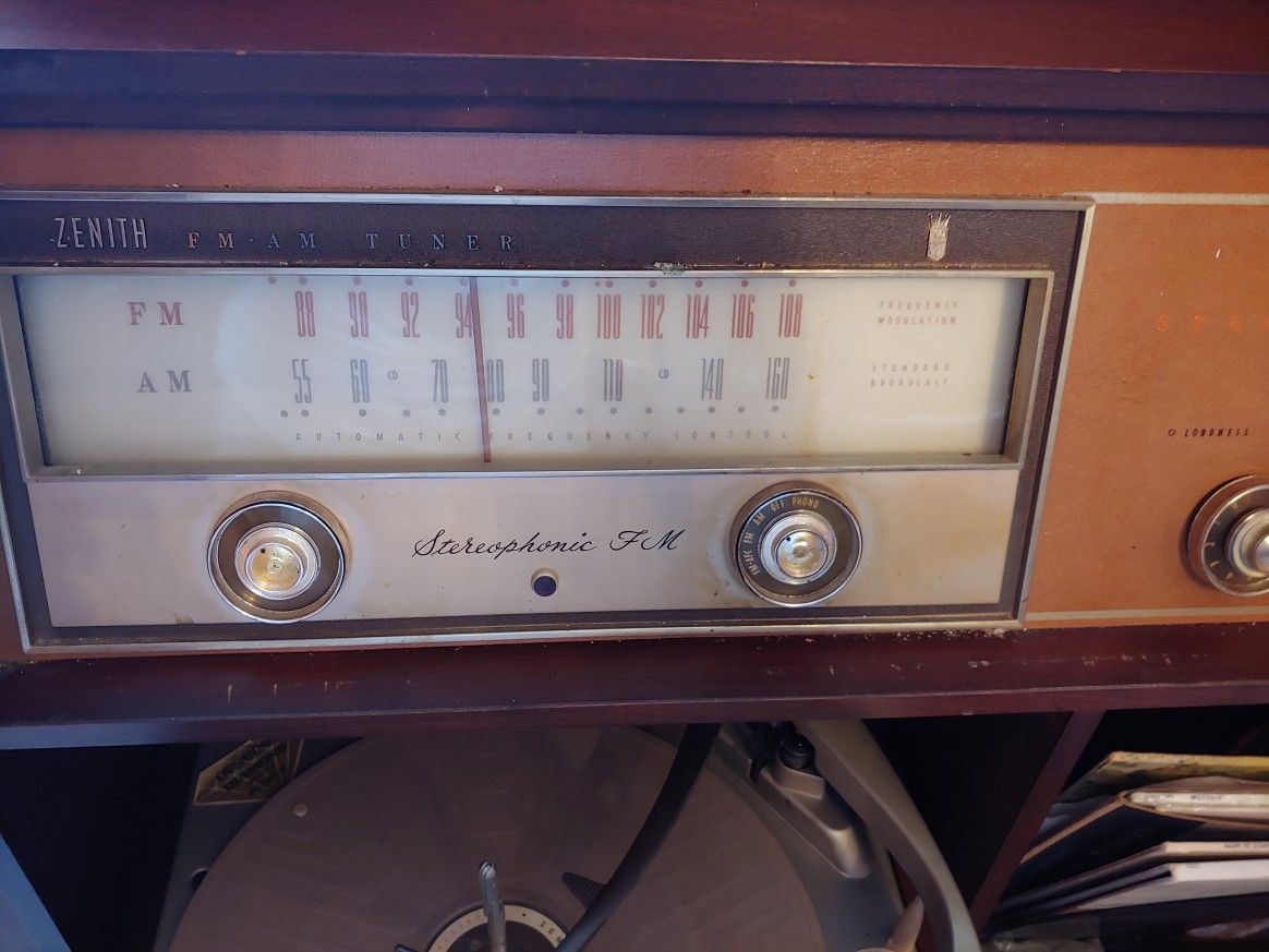 Antique Zenith Radio