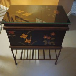 Trunk with metal stand