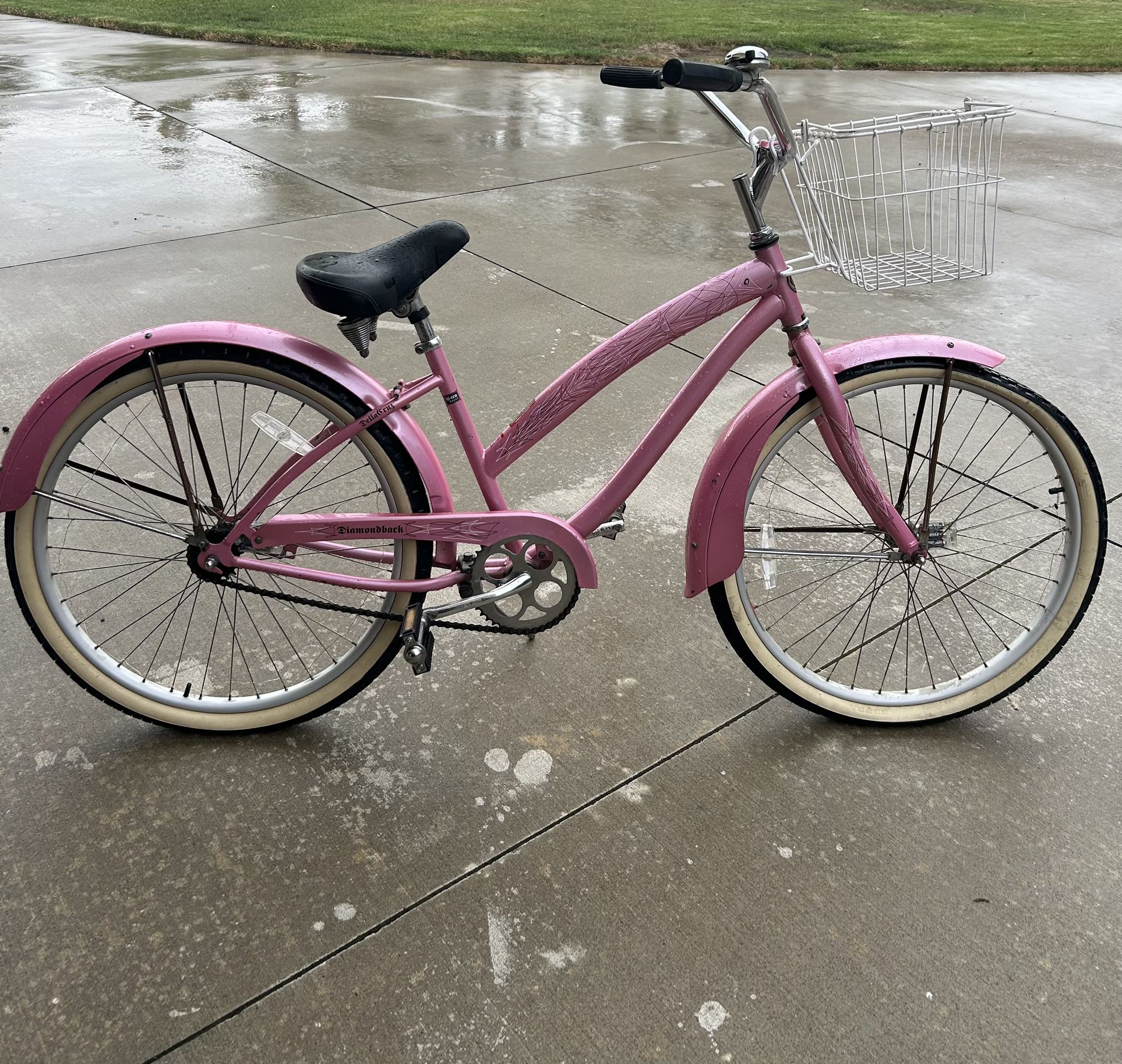 Diamondback Della Cruz Beach Cruiser Bike