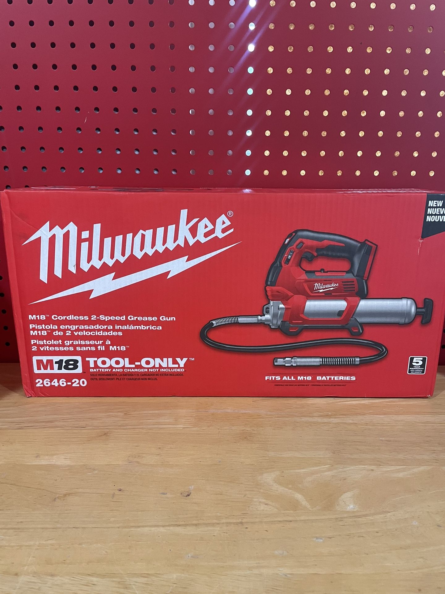 Milwaukee M18 Cordless 2 -speed Grease Gun