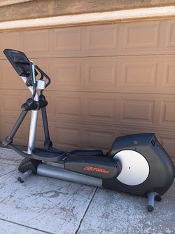 Life Fitness Elliptical 