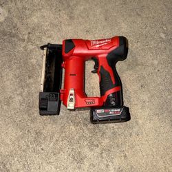 Milwaukee M12 Finish Nailer 23GA 