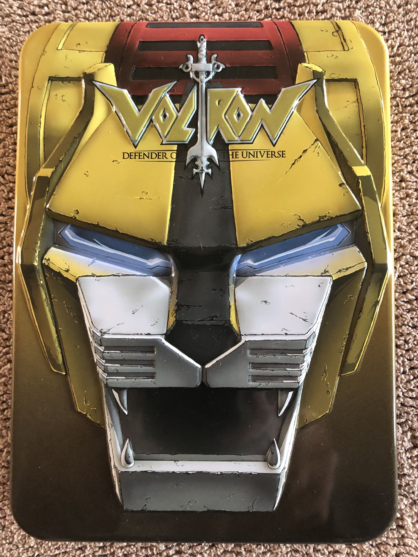 New never played voltron yellow edition dvds in rare collectible tin