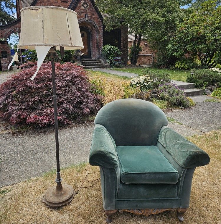 Free Antiques - Shabby Chic? Haunted House?