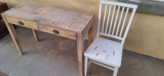 Barnhouse  White Chair And Desk 