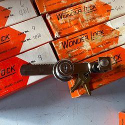 Vintage Locks WONDER LOCK by CHICAGO LOCK COMPANY , New In Box With Key ! Showcase Display 