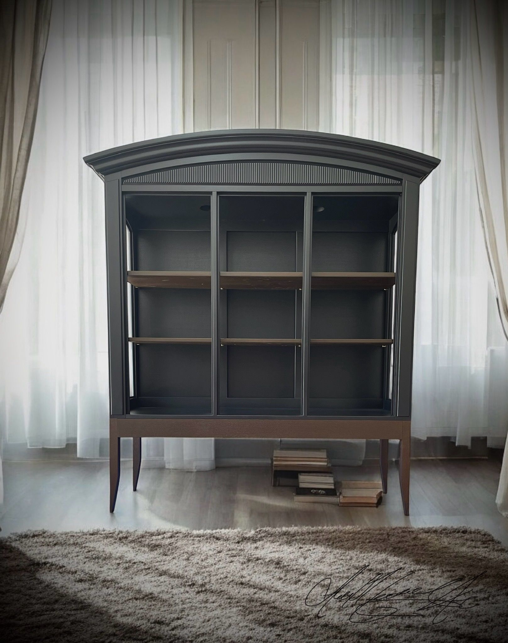 Arched Display Hutch