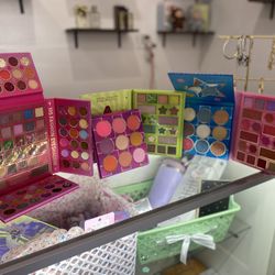 Kevin & Coco Eyeshadow Palette