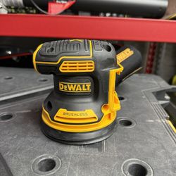 DEWALT MAX XR Cordless Brushless 5 in. Random Orbital Sander (Tool Only)