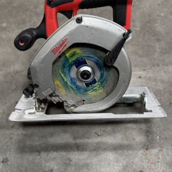 Milwaukee Skill Saw 7 1/4 Blade