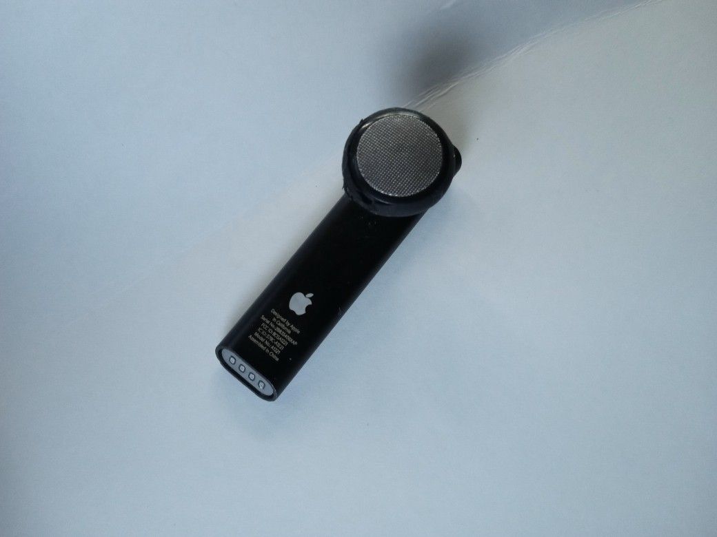 Genuine Apple MB536LL/A A1221 iPhone Bluetooth Black Ear