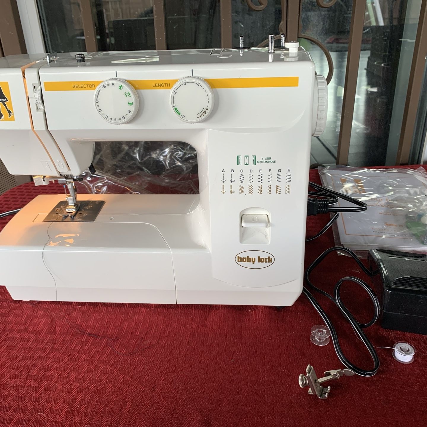 Baby Lock Natalie Bl18A Sewing Machine Works W' Manual for Sale in