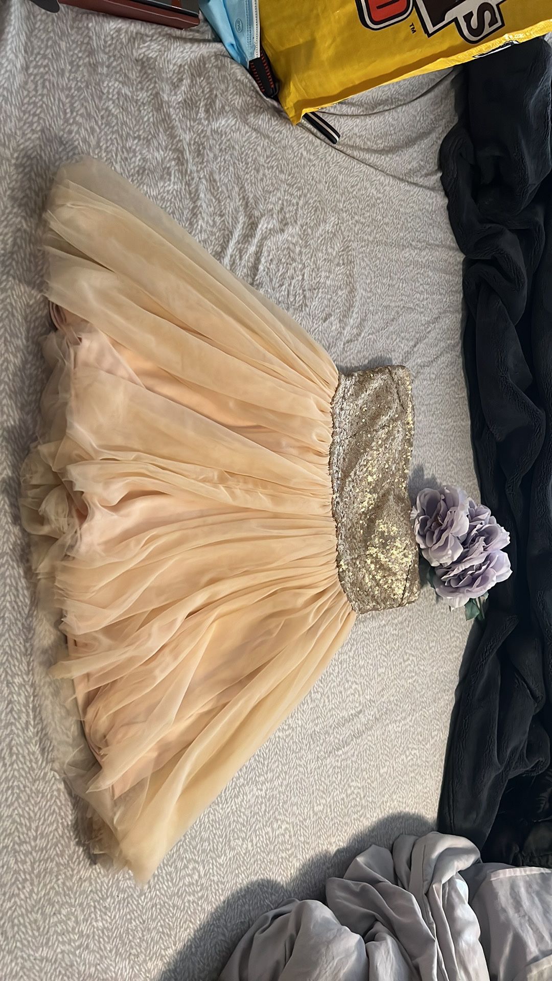 Beautiful Gold Dress Size Medium, Must Go, Feel Free To Make An Offer 