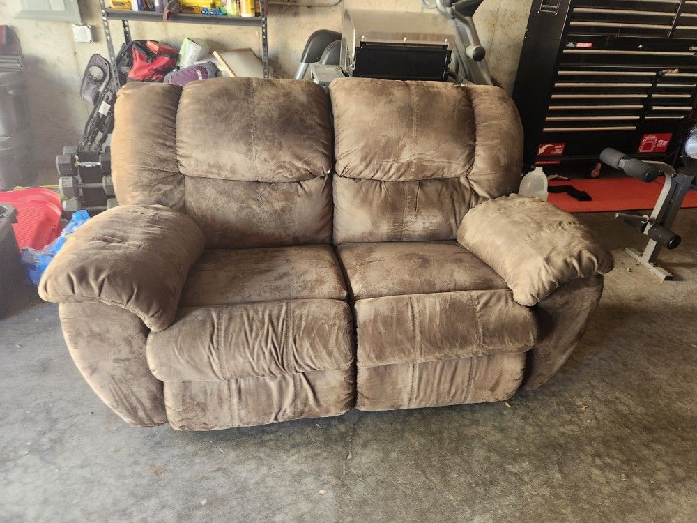 Double Incline Loveseat