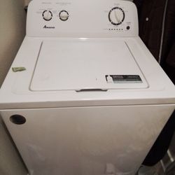 Washer And Dryer 1 Year Old Slightly Used No Damage Comes With Everything 
