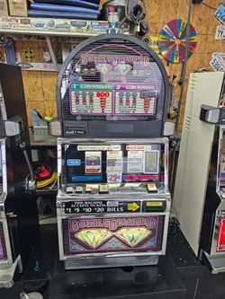 IGT SLOT MACHINE (DOUBLE DIAMOND DELUXE)
