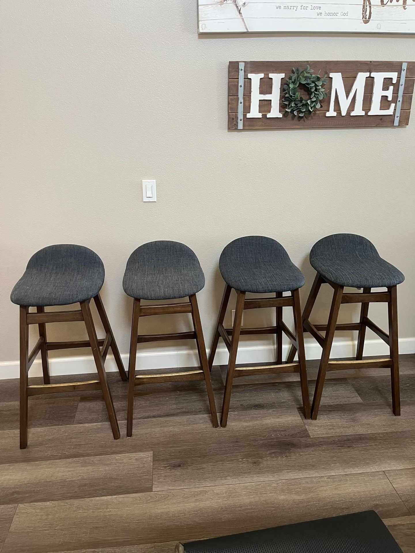 4 Bar Stools