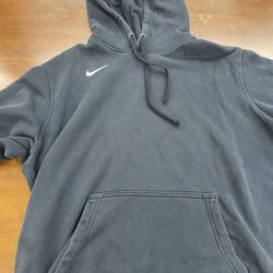 Nike black sweatshirt