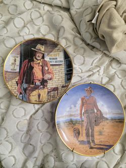 Set Of 2 John Wayne Franklin Mint Collector Plates