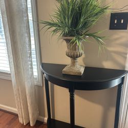 Black half table