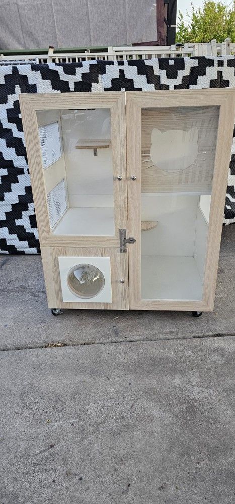 ** Beatiful Kitty Villa Cat House**