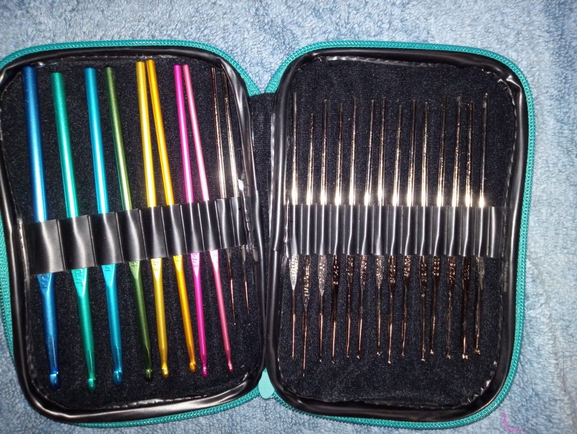 Crotchet Hook Set In Case