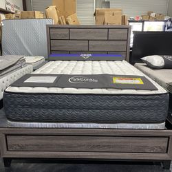 REDUCED-Bedroom Collection Available *Hablo Espanol My