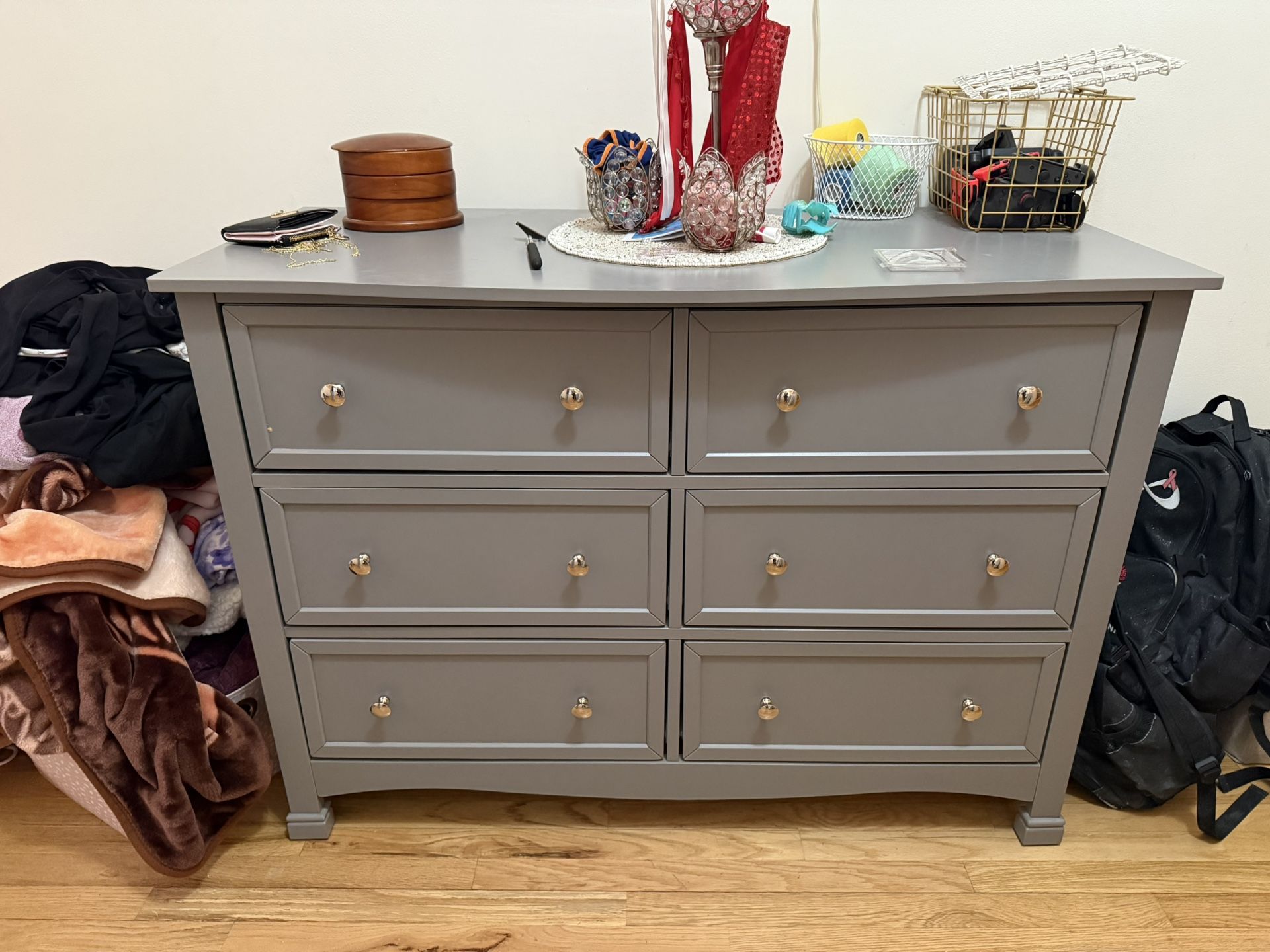 Grey Dresser 