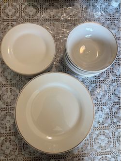 Dinnerware set