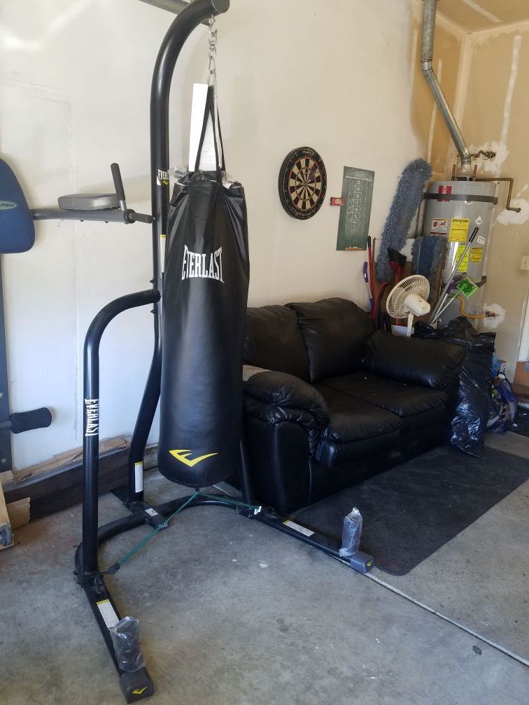 Everlast Heavy Bag with Stand