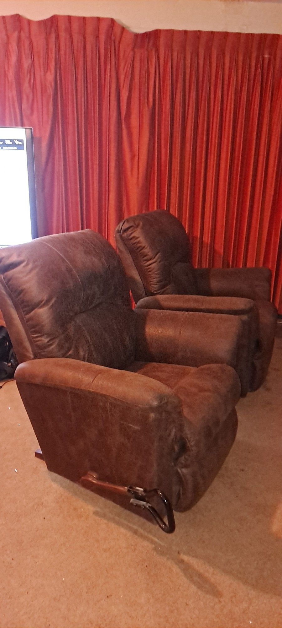 2 La-Z-Boy Recliners
