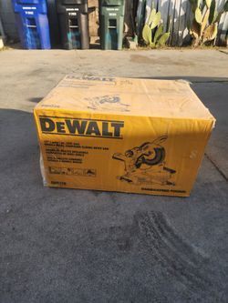 DEWALT
15 Amp Corded 12 in. Double Bevel Sliding Compound Miter Saw, Blade Wrench and Material Clamp