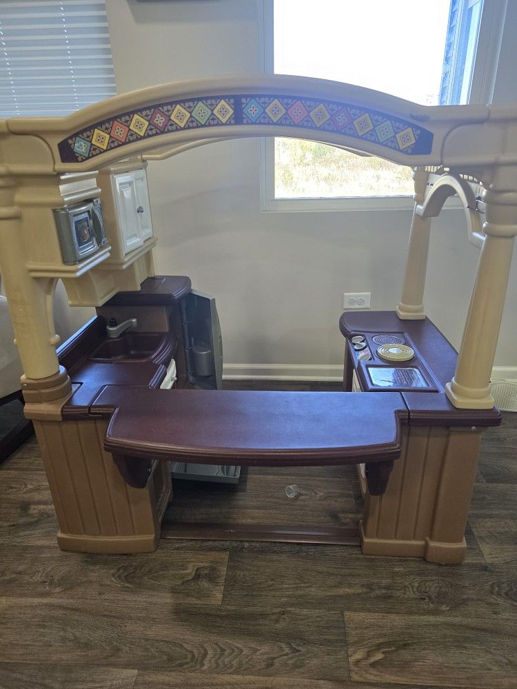 Indoor / Outdoor Play Kitchen