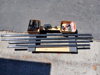 Thule ROOF rack CrossBars And 450 Crossroad Feet Tower For Raised Siderails