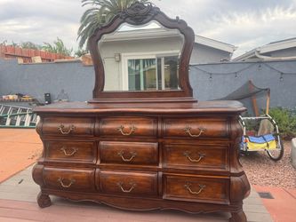 Dresser