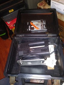 BLACK & DECKER JIGSAW & PLASTIC CARRYING CASE WORKS GREAT + BLADES