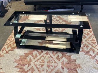 Glass entertainment stand
